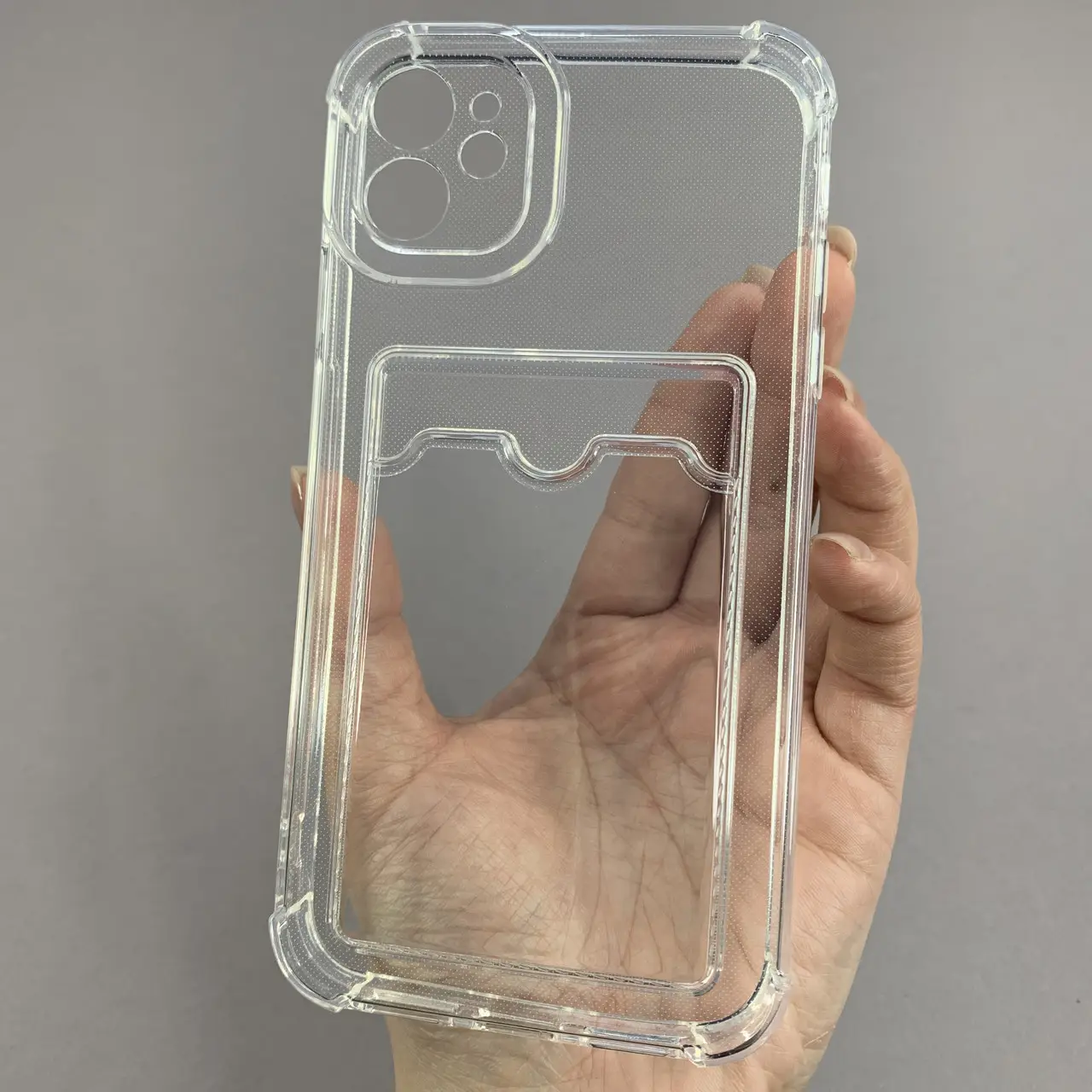 Transparent smartphone case: style and protection